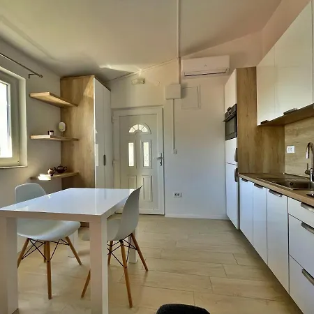Apartment White Paradise